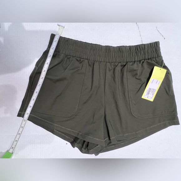 NWT All In Motion Women's Casual Pull On Shorts size S Olive Green - Picture 2 of 4